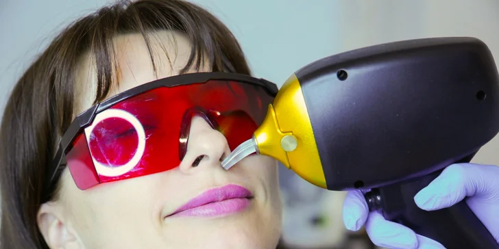 Diódový laser patrí k najúčinnejším technológiám na trvalé odstránenie chĺpkov priamo od korienkov.