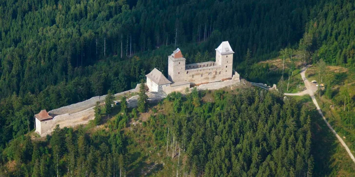 Po vzletu budete řídit letadlo sami a vyzkoušíte si, jak reaguje na pohyby řídící pákou...