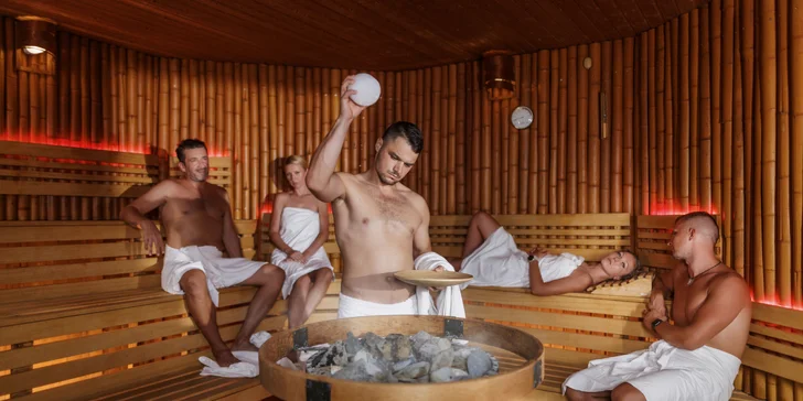 Potrebujete relax? Doprajte si variant so vstupom do SAI Wellness, kde vás čaká 8 druhov sáun, 3 vírivky či Kneippov kúpeľ. 
