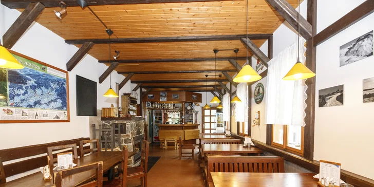 Večer se těšte na servírované menu v rámci polopenze.