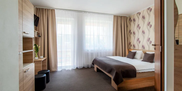Hotel Bon nabízí komfortní ubytování v pokojích s vlastním sociálním zařízením.