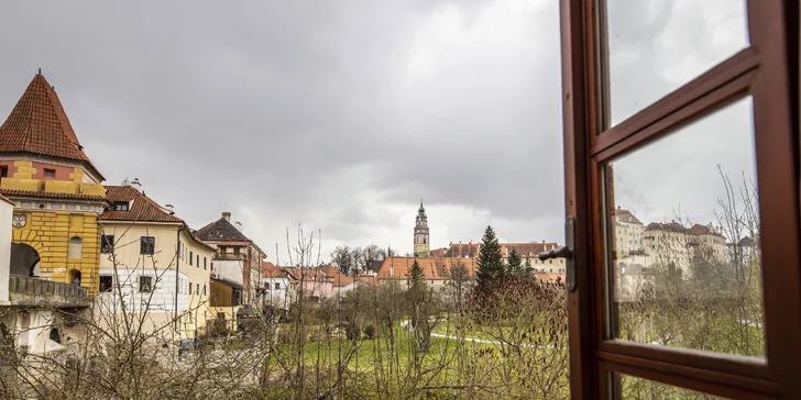 Zámek i náměstí jsou takřka za rohem.