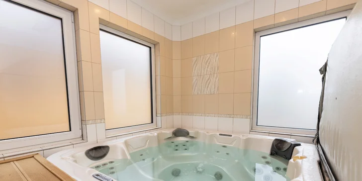 Do vířivky i sauny máte jednou za pobyt vstup na 60 minut.