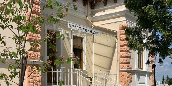 Vo voľných chvíľach sa zabavíte v privátnom salóniku.