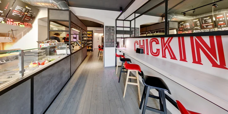 Moderní stylové bistro najdete u zastávek MHD Hradčanská.