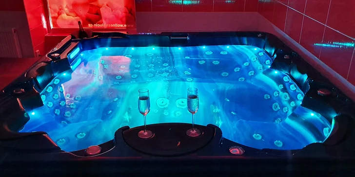 Relaxujte v soukromí: privátní wellness se sektem i romantickým balíčkem