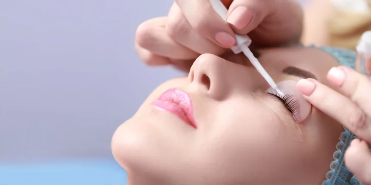 Laminácia, microblading obočia alebo botox a lashlift mihalníc