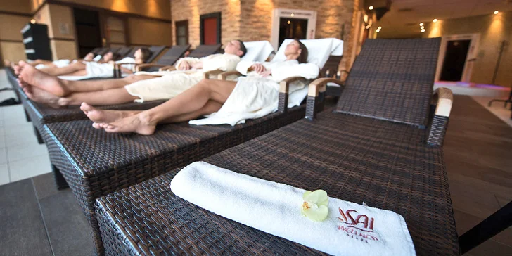 Wellness zóna je bezplavková. V cene vstupu je zapožičanie plachty.