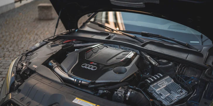 Auto si vyzvednete či necháte doručit na adresu.