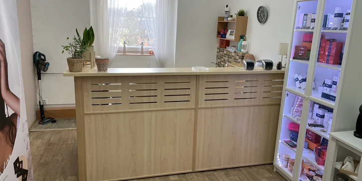 V 2hod. programu se těšte na jedno nalíčení od vizážistky, poté si zkusíte nalíčit sebe sama a vizážistka vám poradí s výběrem vhodné péče pro potřeby vaší pleti.