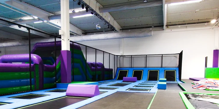 Součástí parku také high performance aréna, interaktivní stěny, Big Air Bag, pěnová jáma... 