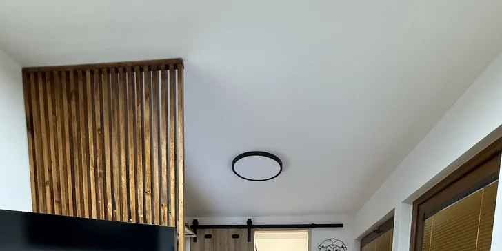 Je pro vás připravena plně vybavená kuchyňka a vlastní koupelna (No °1).
