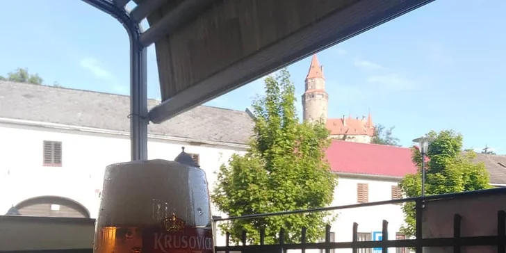 Pobyt je bez stravy, ale zajít můžete do hotelové restaurace. Otevřeno je pouze některé dny v týdnu. 