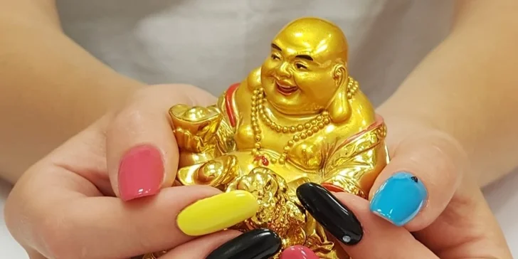 Vybrat si můžete i varianty s manikúrou. 