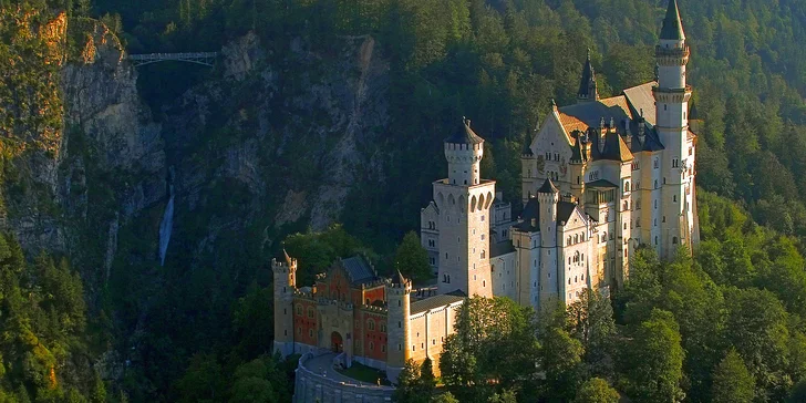 Pohádkové zámky šíleného krále: Neuschwanstein a Hohenschwangau vč. dopravy