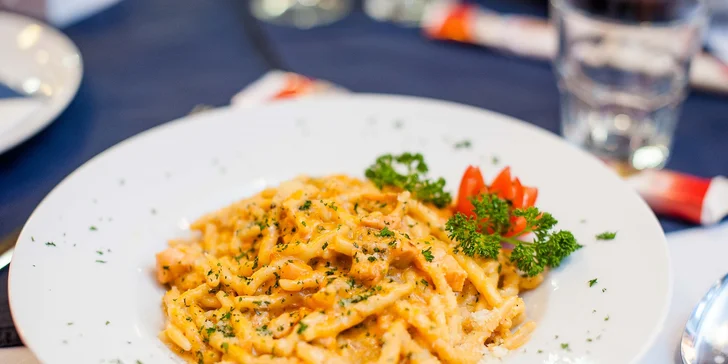 300 g Trofie al salmone pasta fresca con salmone e Panna Mantecata con parmigiano - trofie cestoviny so smotanou, losos, parmezán