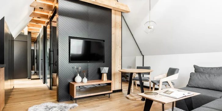 Na výběr máte třeba apartmán s 1 ložnicí a balkonem.