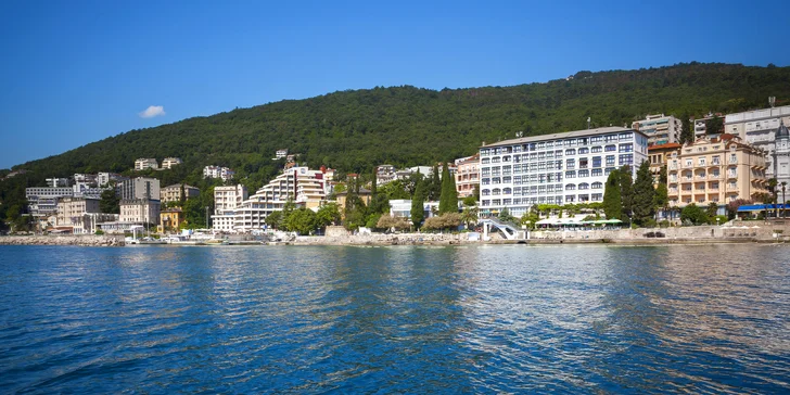 Letní dovolená na Opatijské riviéře: hotel se stravou, pláž, bazén, first minute slevy