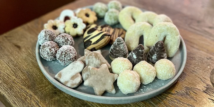 300 g vanilkových rohlíčků či 500g mix vánočního cukroví s 8 druhy