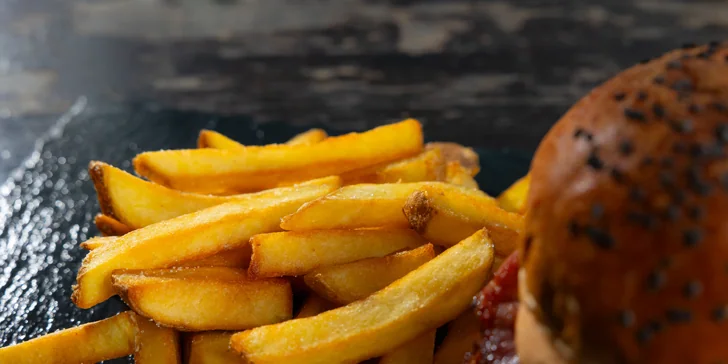 Základom burgeru je kvalitné a šťavnaté hovädzie mäso.