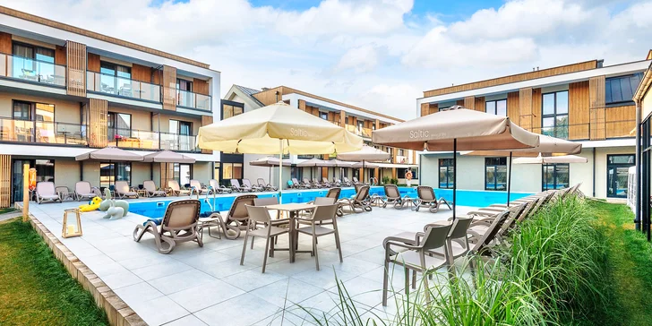 Dovolená u Baltského moře: moderní resort s wellness, venkovním bazénem 5 min. od pláže