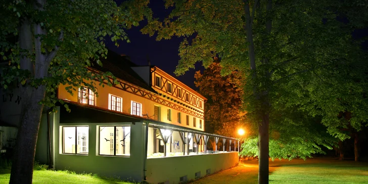 Z chatek to máte jen pár kroků k hlavní budově, kde budete každé ráno začínat snídaní.