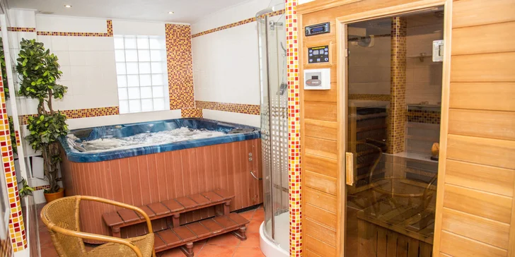 V ponuke je aj pobyt s privátnym wellness, ktorý zahŕňa vstup do vírivky a sauny.