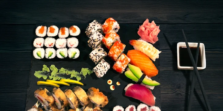 Pro ty, kteří si chtějí dopřát víc, je tu varianta se sushi hostinou. 