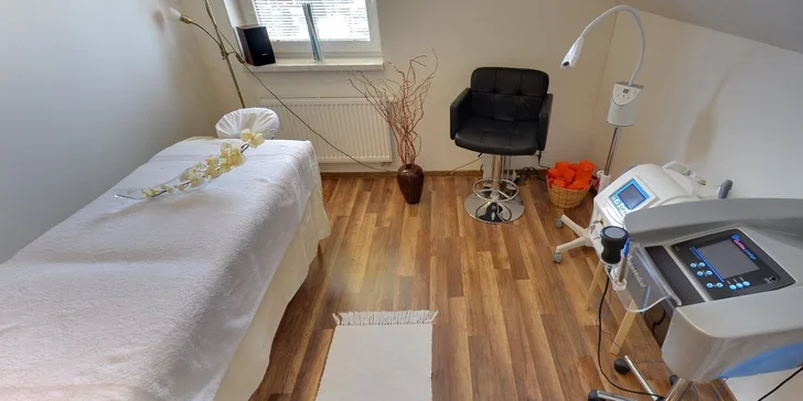 Ošetření trvá zhruba hodinu.