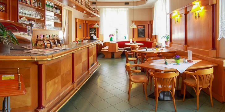 Zajděte do restaurace U Divadla, kde si pochutnáte na 750 gramech pikantních kuřecích křidýlek.