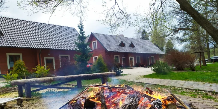 Velké ohniště můžete volně užívat po celou dobu pobytu.