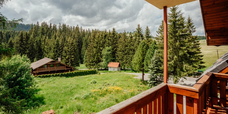 Apartmánový dom Kamzík sa nachádza v známom lyžiarskom stredisku Donovaly