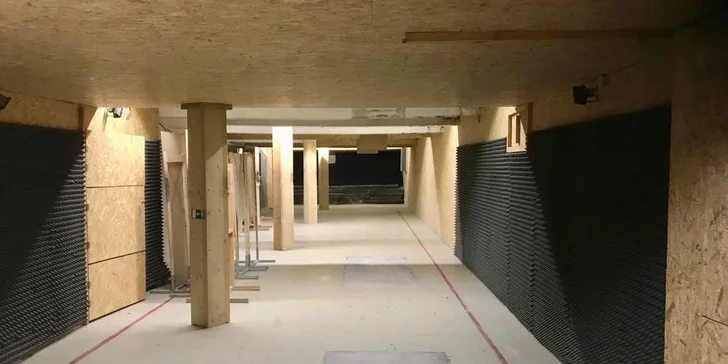 Jedná se o krytou tunelovou střelnici sestávající z dvou oddělených střelišť. 