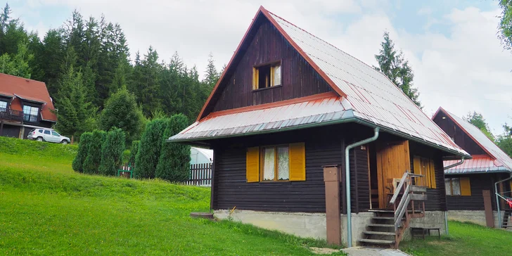 ...případně chatka, do které se vejdete až v osmi lidech. 