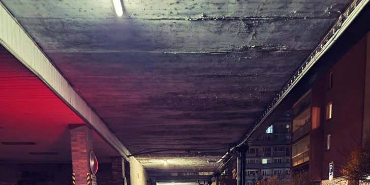 Zkrotit celých 304 koní vám pomůže automatická převodovka.