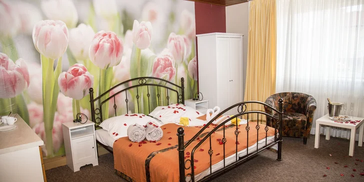 V nabídce je i romantický wellness pobyt, který zahrnuje privátní vstup do vířivky a sauny. 