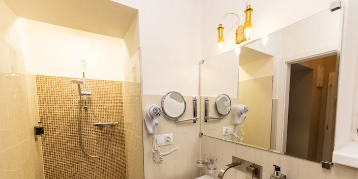  K dispozici budete mít vlastní koupelnu se sprchou a WC.