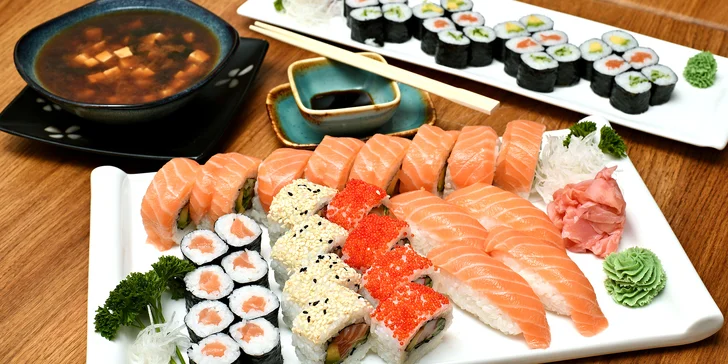 Nabité sushi sety v centru Prahy: 24–72 rolek, miso polévky, závitky i wakame
