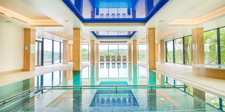 Hotel má také vnitřní bazén a saunový komplex, který se skládá ze suché, parní, aromatické a infrasauny.