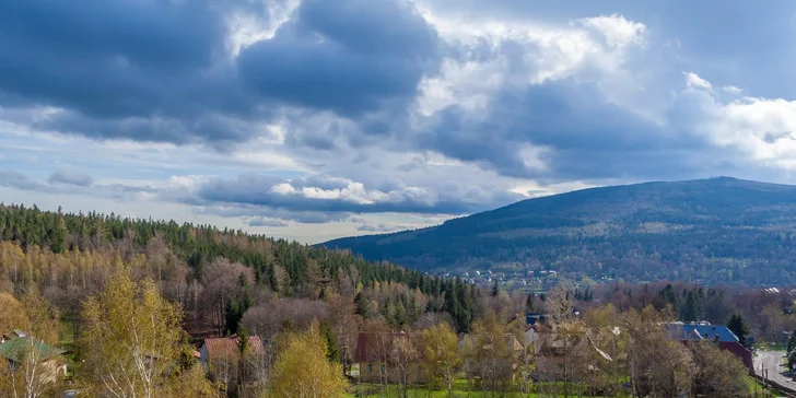 Nabitý program si užijú milovníci cyklistiky, pešej turistiky alebo lyžovania.