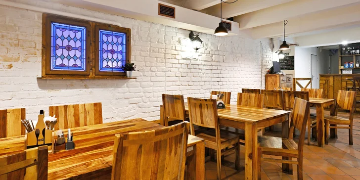 Společnost masu bude dělat čerstvá zelenina, cibule, rajče, plátek anglické slaniny a rozteklý čedar.