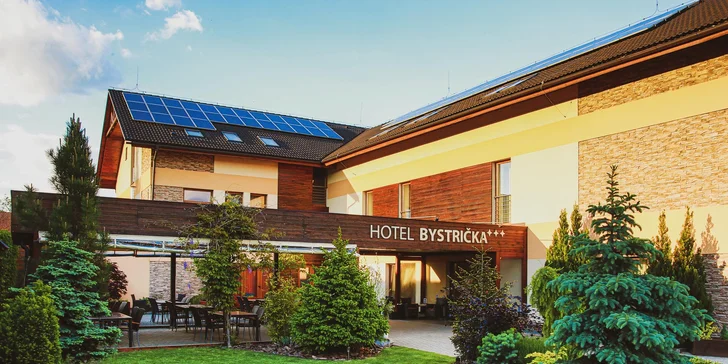 Hor sa na turistiku! V hoteli zadarmo zapožičajú trekingové palice