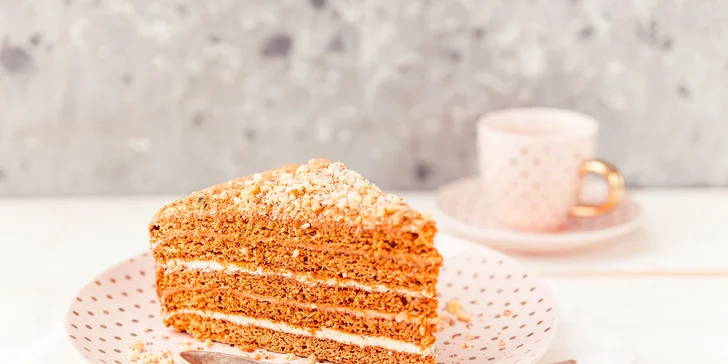 Recept na pravý medovník se dědí z generace na generaci. 