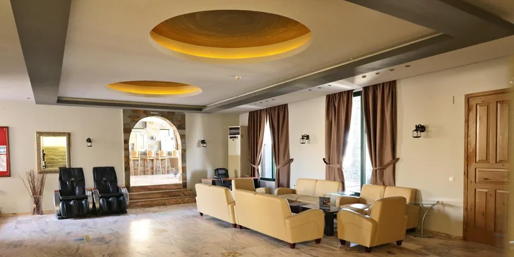 V rámci all inclusive servisu se můžete těšit na bohaté bufety, kde nechybí čerstvé ryby, místní sýry ani sezónní ovoce. 