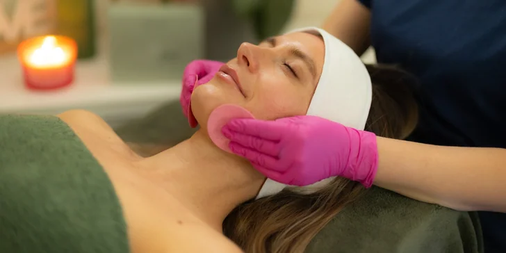 Ošetrenia tváre: Karboxyterapia, chemický peeling, Hydrofacial a i.