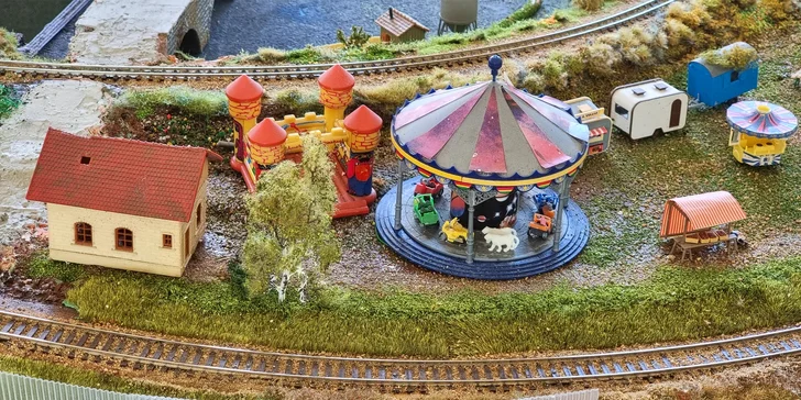 Je jen na vás, kolik času zde strávíte – někdo projde výstavu za 20 min., někdo si pořádně vyhraje a zdrží se třeba i hodinu. 