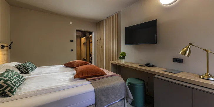 Na výber máte hneď niekoľko typov a veľkostí izieb - Standard, Standard plus, Superior a apartmán Jezerčica.