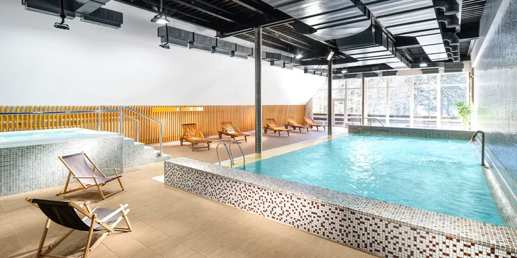 V moderním wellness si pořádně oddechnete. Do bazénu máte volný vstup. 