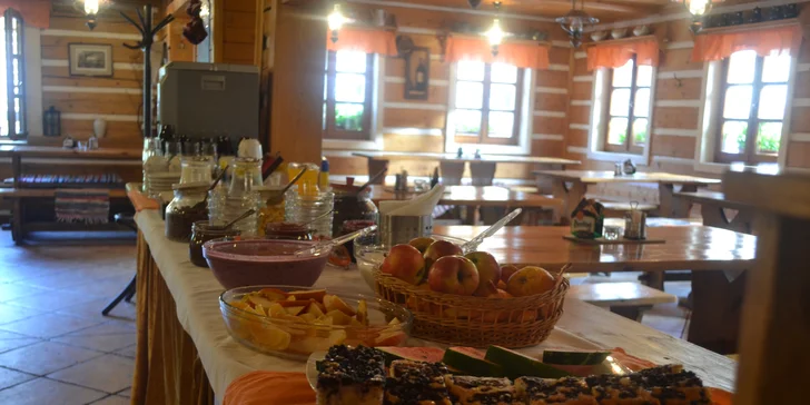 Ve stylové horské restauraci se podává polopenze. 