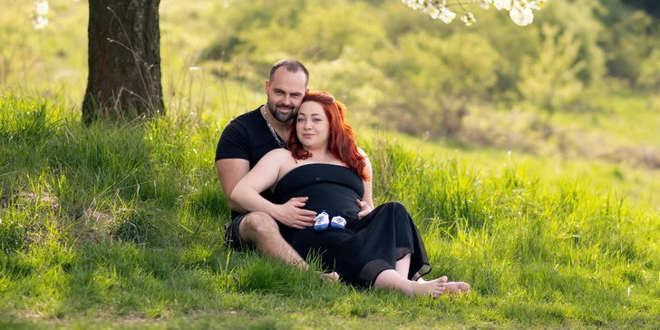 Domluvte si termín, styl a počet fotek a pak jen přijďte s dobrou náladou na focení. 